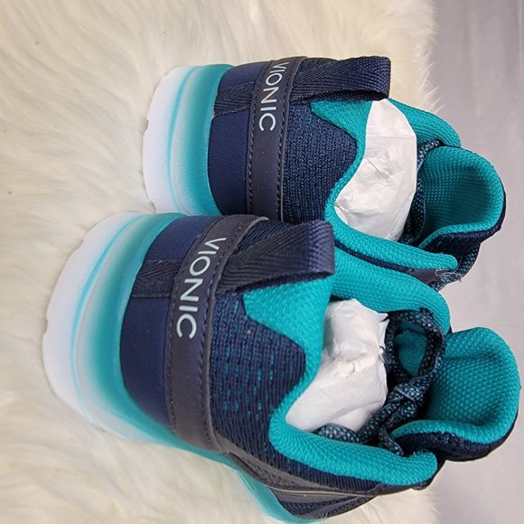 Vionic Brisk Miles Lace-up Active Sneaker 6 wide - Picture 3 of 6